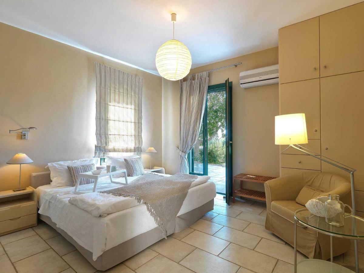 Villa Aria - Luxury Beachfront Villa With Pool And Tennis Court Koilás Esterno foto